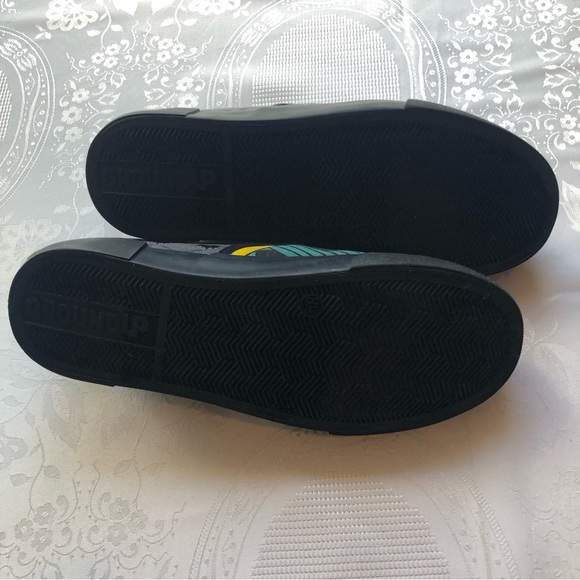 Disney Slip-On Canvas Shoes Men’s Size 8.5 Burton’s The Night Before Christmas - Picture 5 of 16